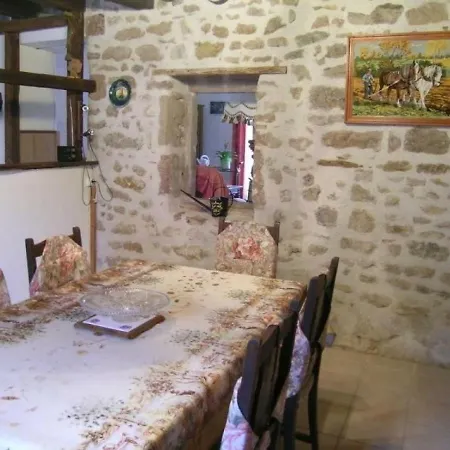 Gite Campagne Et Clim - 4 Pers. - Fr-1-489-84 * Saint-Bonnet-Troncais
